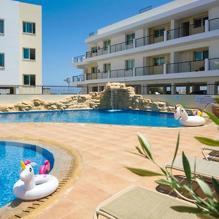 Seabreeze Apartment 200M Away From The Sea Paralimni Exterior foto