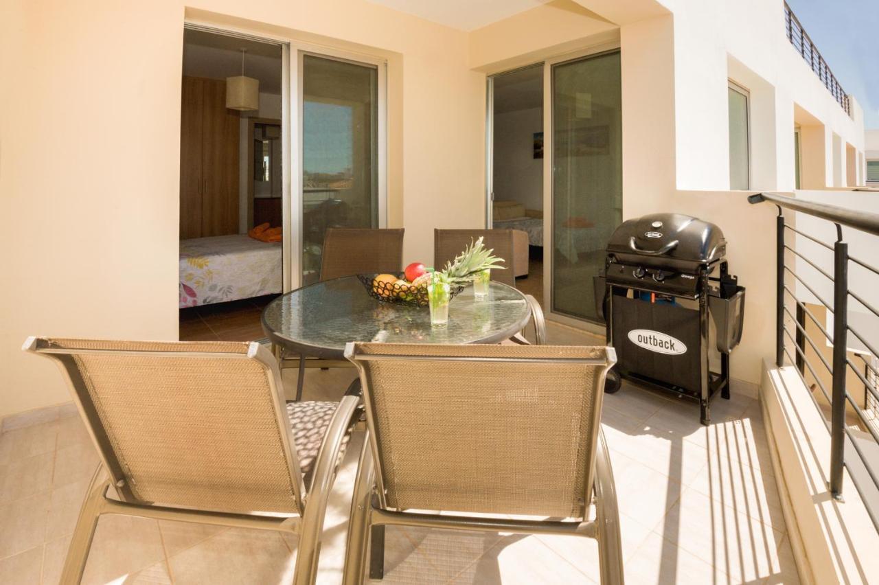 Seabreeze Apartment 200M Away From The Sea Paralimni Exterior foto
