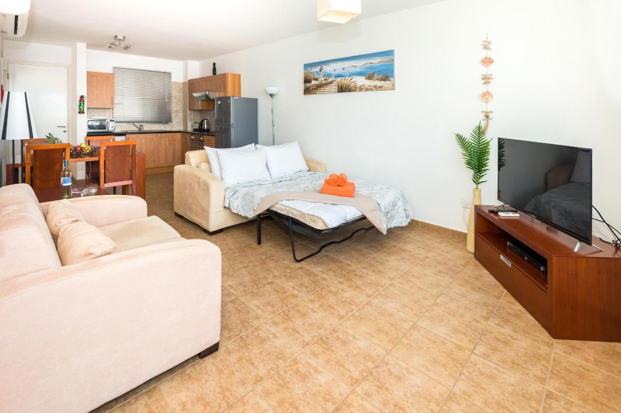 Seabreeze Apartment 200M Away From The Sea Paralimni Exterior foto