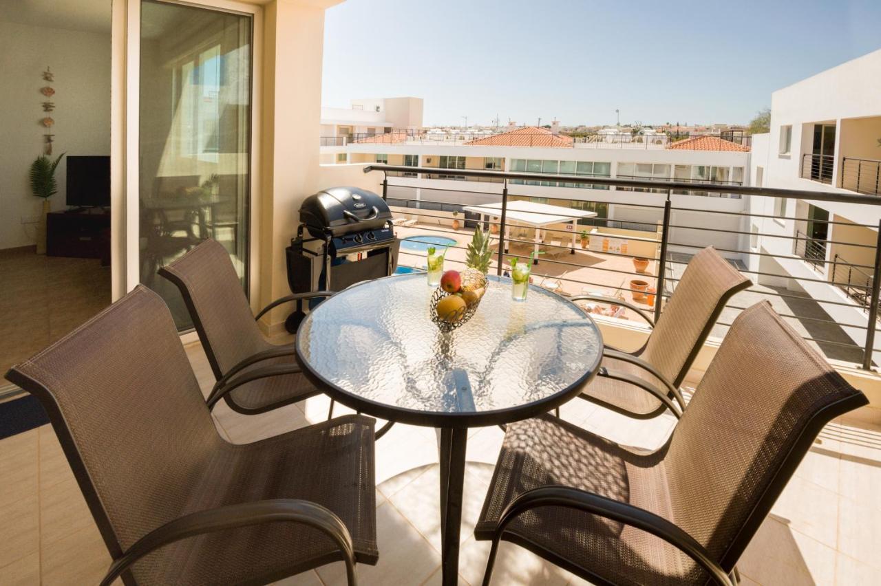 Seabreeze Apartment 200M Away From The Sea Paralimni Exterior foto