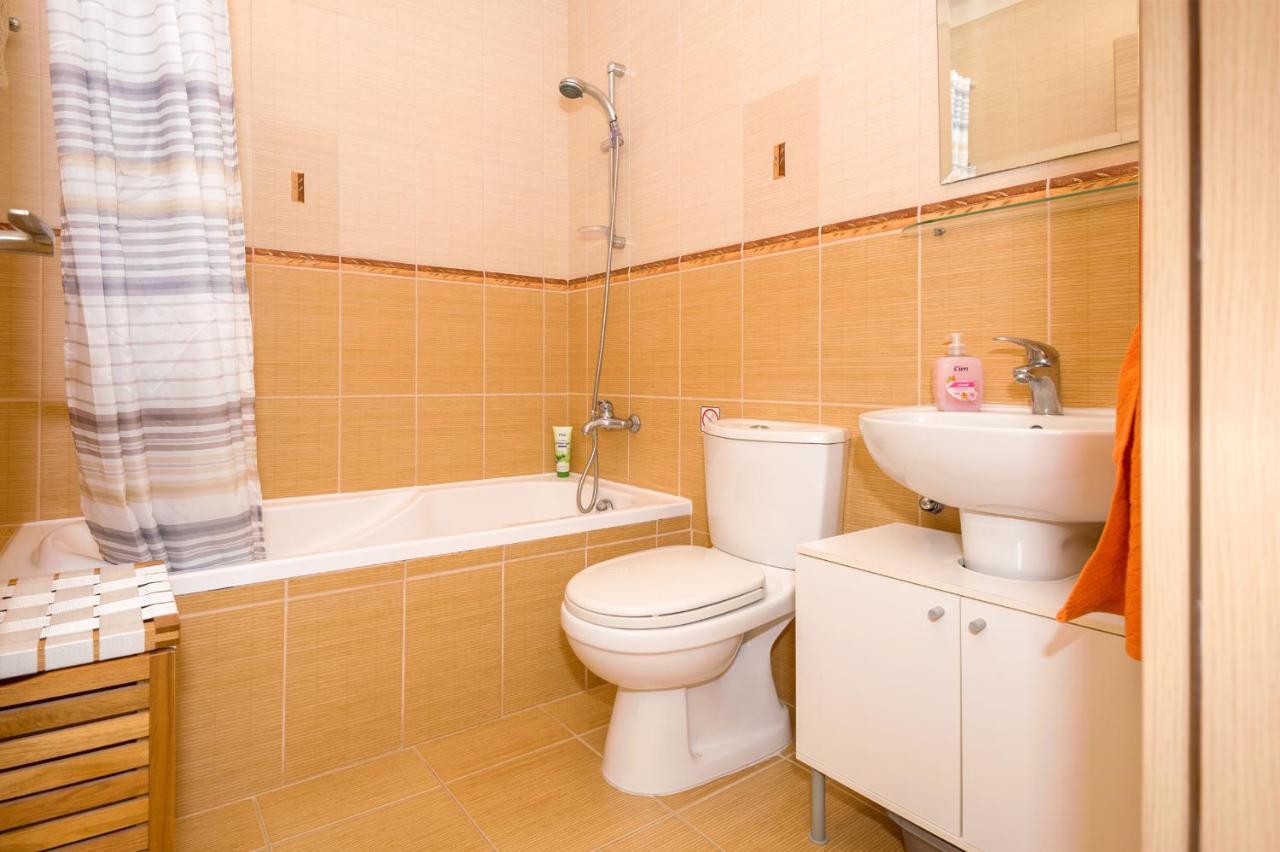 Seabreeze Apartment 200M Away From The Sea Paralimni Exterior foto
