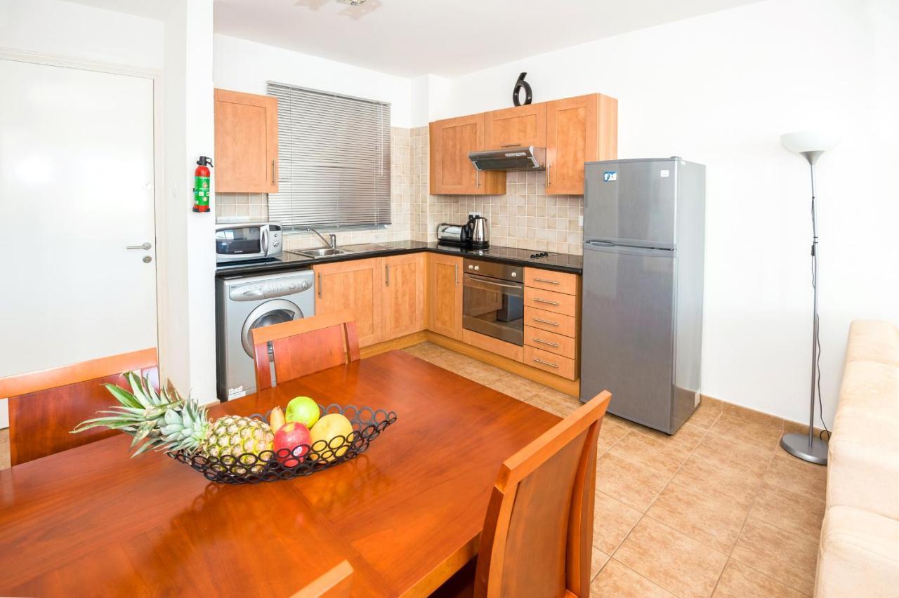 Seabreeze Apartment 200M Away From The Sea Paralimni Exterior foto